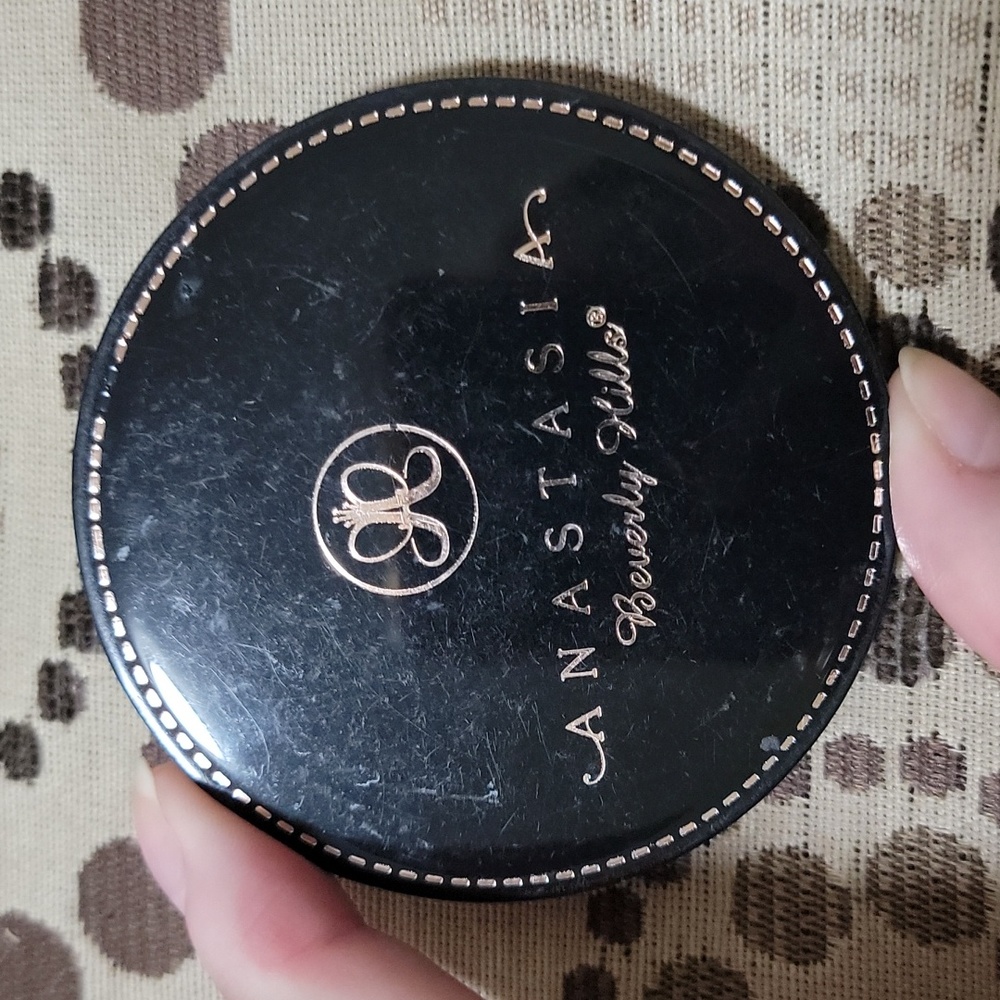 COPY - Anastasia Beverly Hills Black Travel Compact Mirror